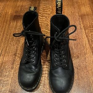 Dr Martens Air wair combat boot size 7